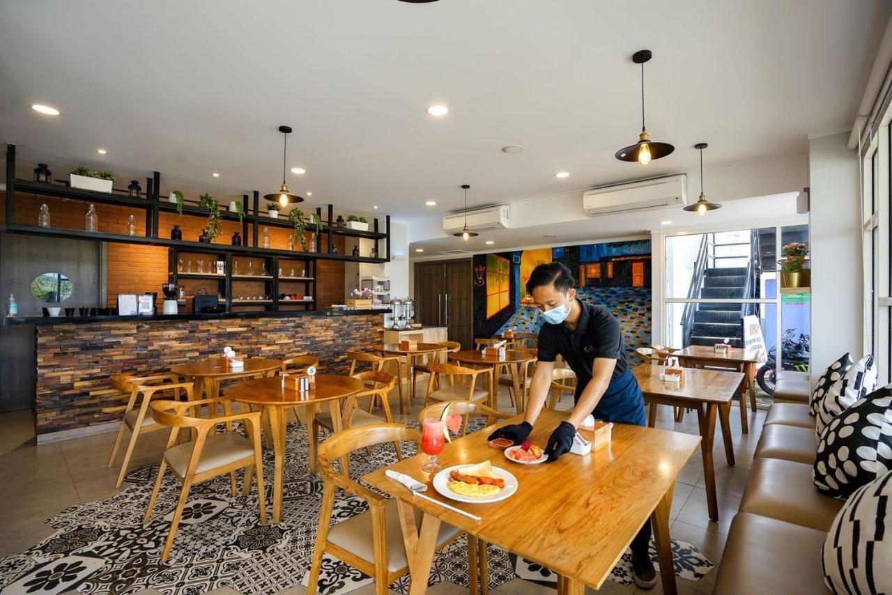 卡洛卡机场酒店 Sumbawa Besar 外观 照片