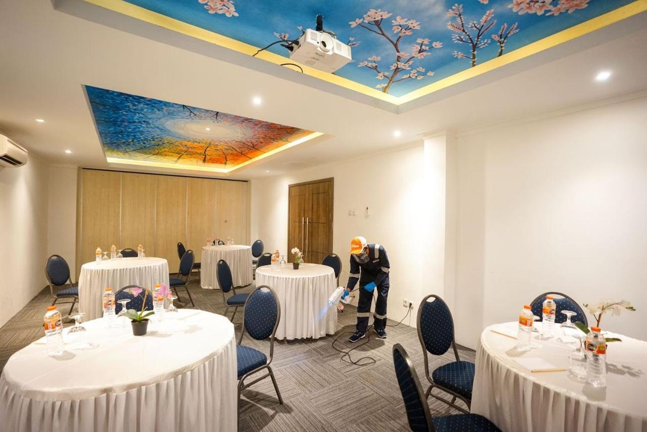 卡洛卡机场酒店 Sumbawa Besar 外观 照片
