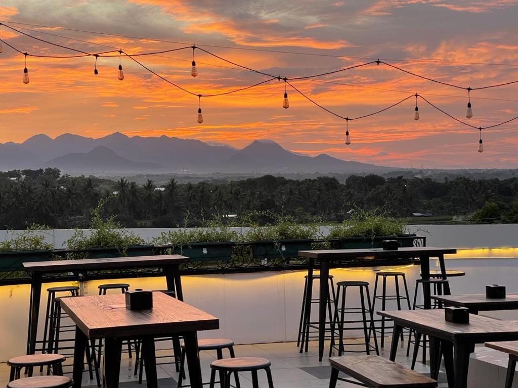 卡洛卡机场酒店 Sumbawa Besar 外观 照片