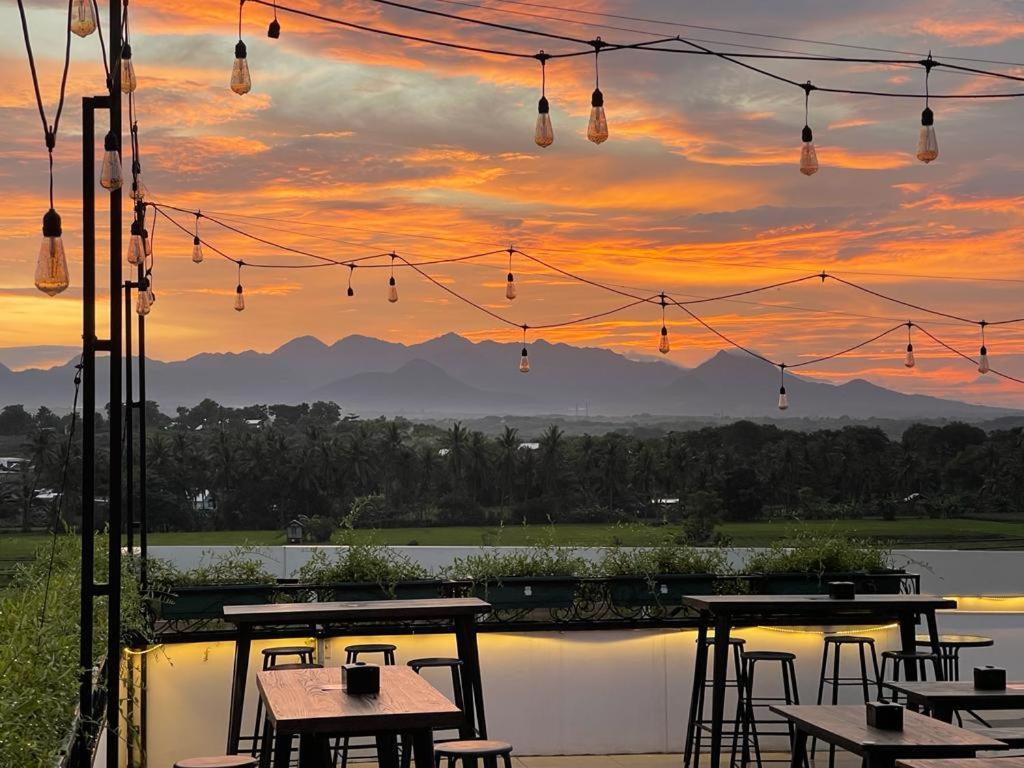 卡洛卡机场酒店 Sumbawa Besar 外观 照片