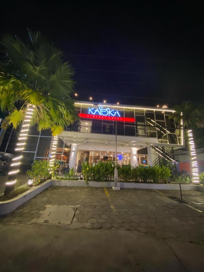 卡洛卡机场酒店 Sumbawa Besar 外观 照片