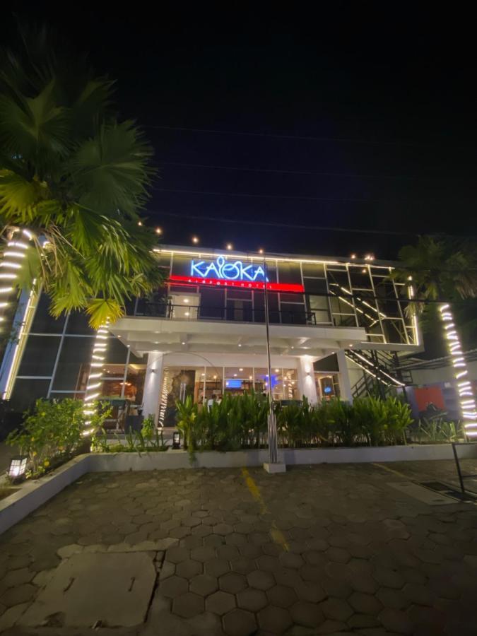 卡洛卡机场酒店 Sumbawa Besar 外观 照片