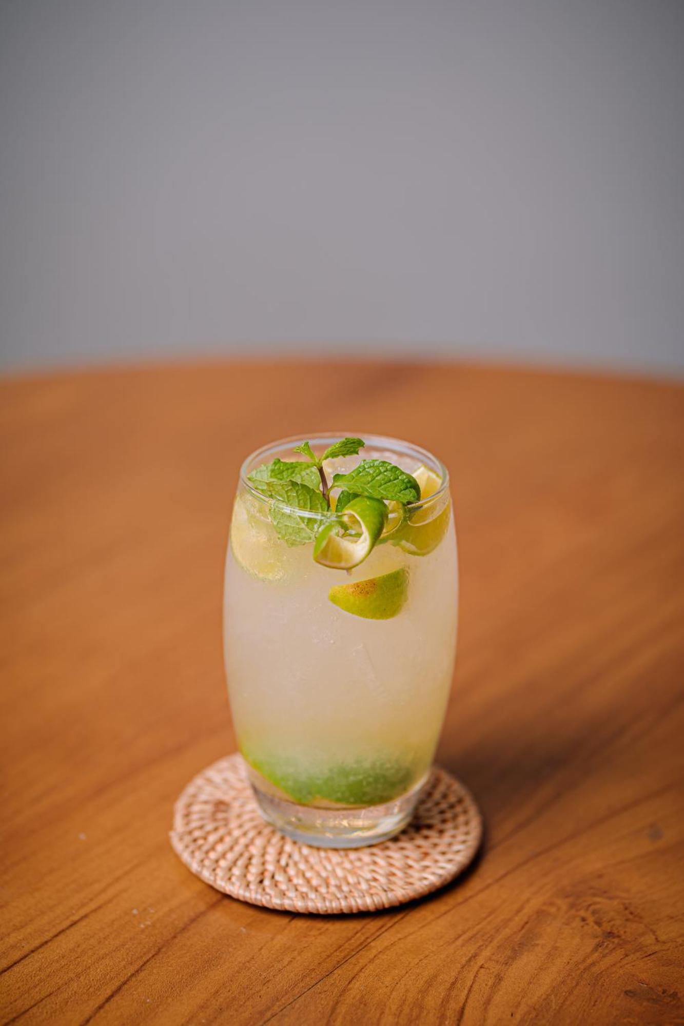 卡洛卡机场酒店 Sumbawa Besar 外观 照片