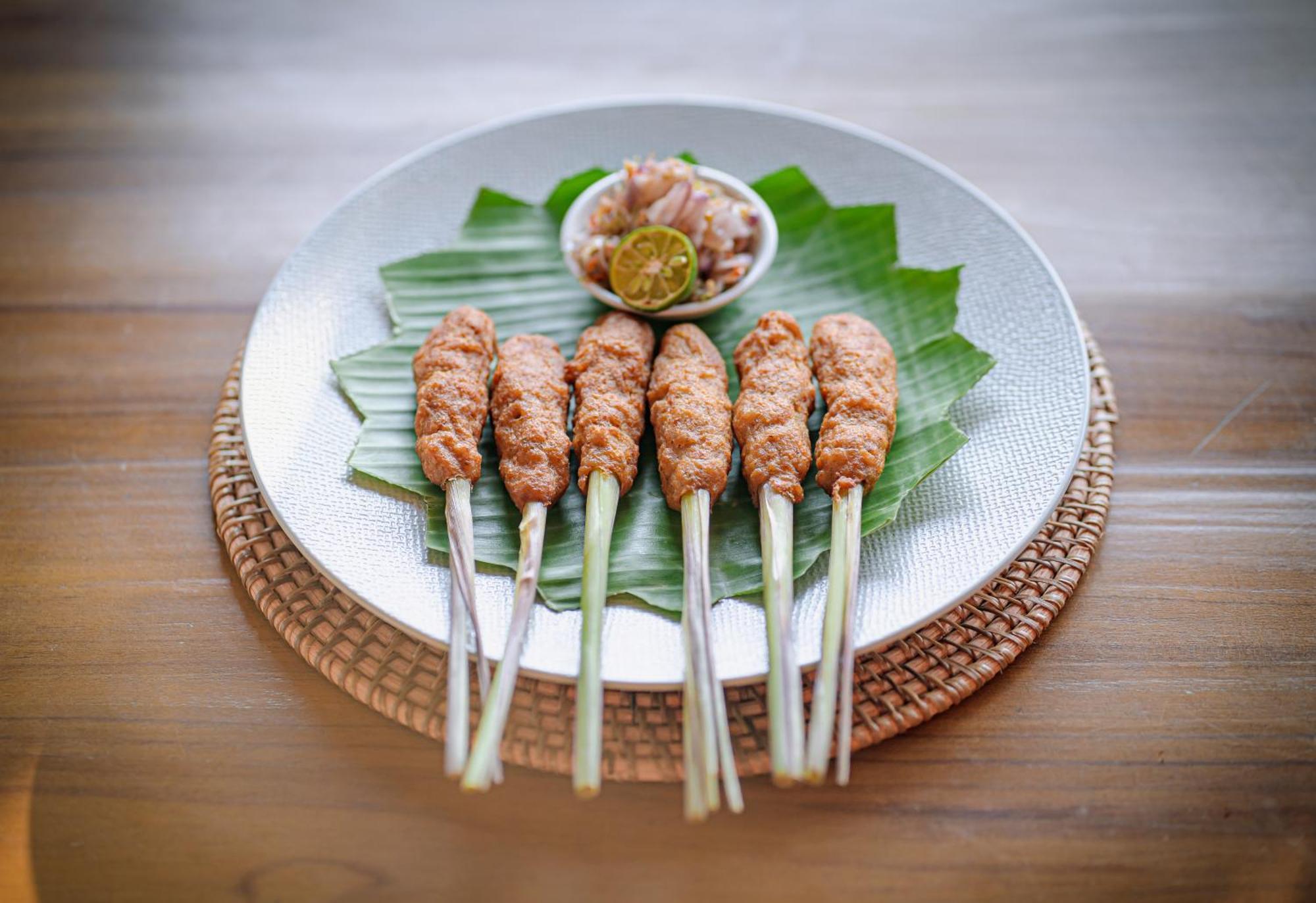 卡洛卡机场酒店 Sumbawa Besar 外观 照片