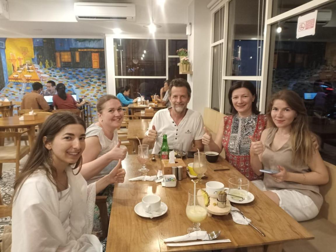 卡洛卡机场酒店 Sumbawa Besar 外观 照片